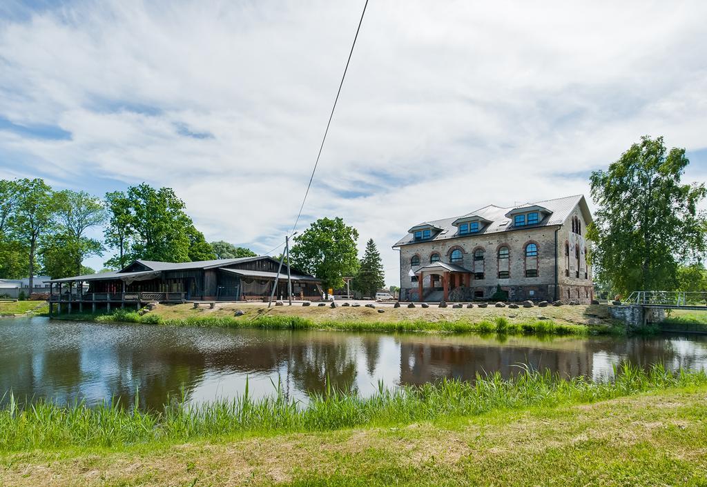 Veskisilla Hotel Türi Exterior foto